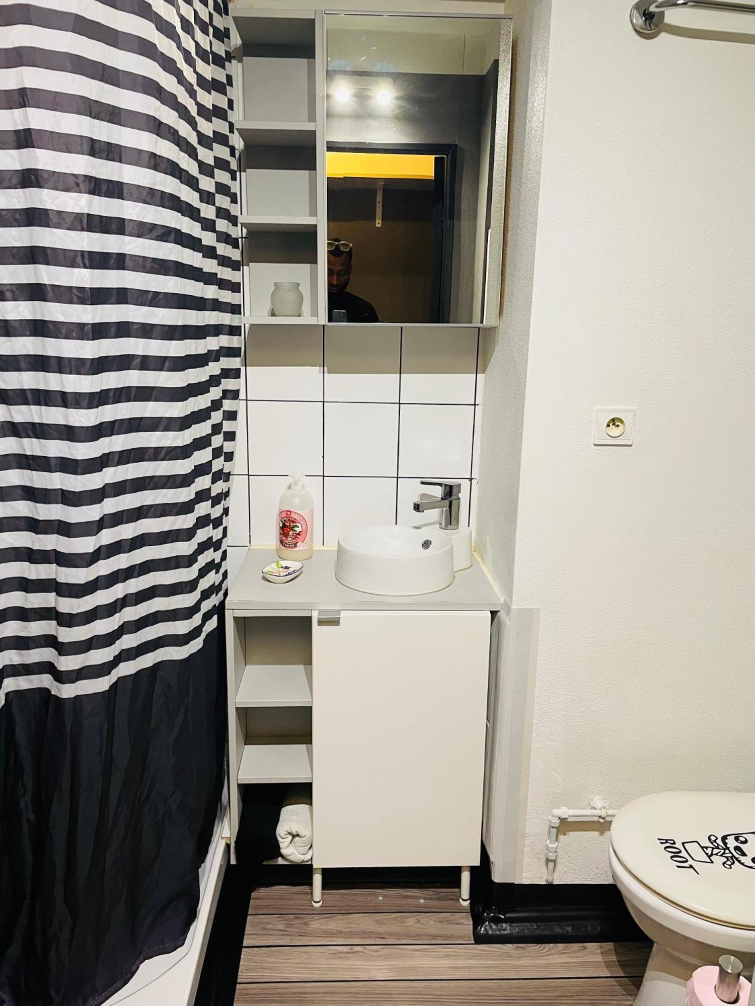 Comfortable In Apartment Clichy